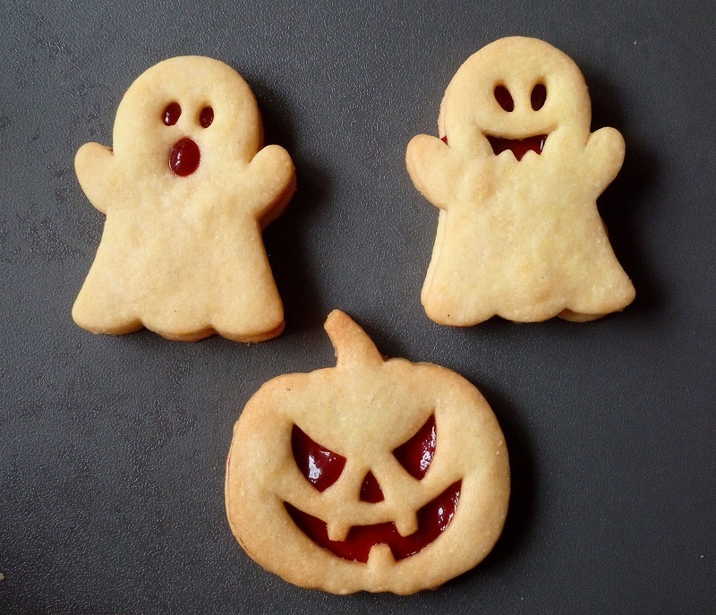 Halloween cookie cutter pumpkin and ghost preview