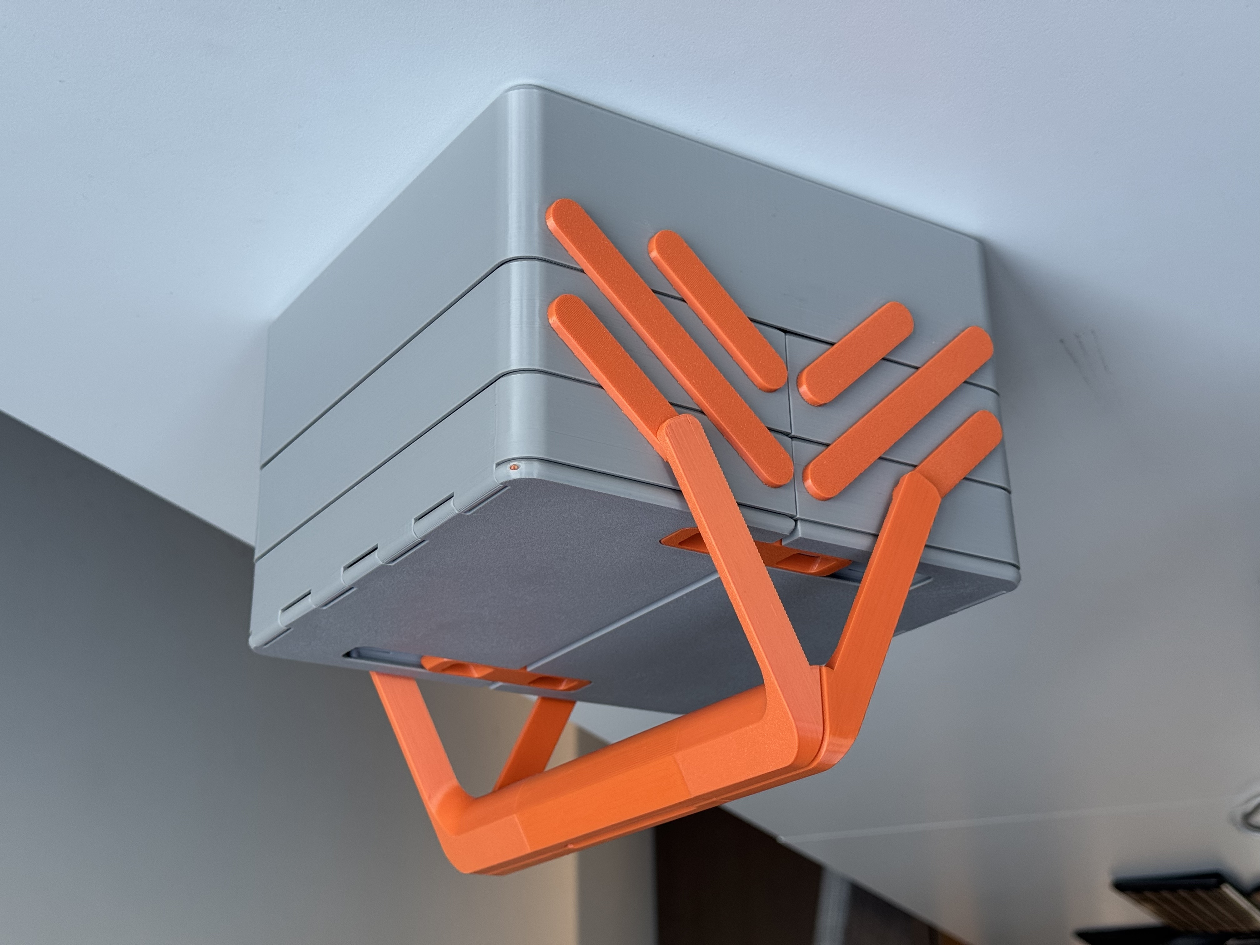 Cantilever tool/sewing box (parametric) preview