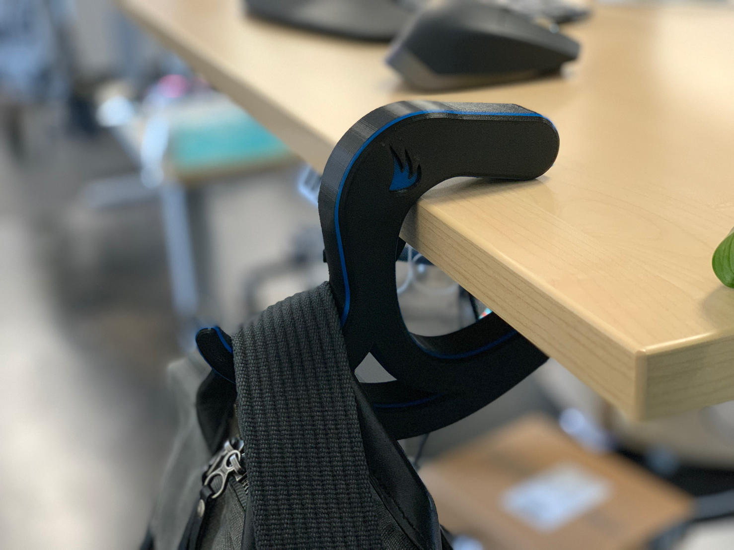Desk Bag Hook preview 2