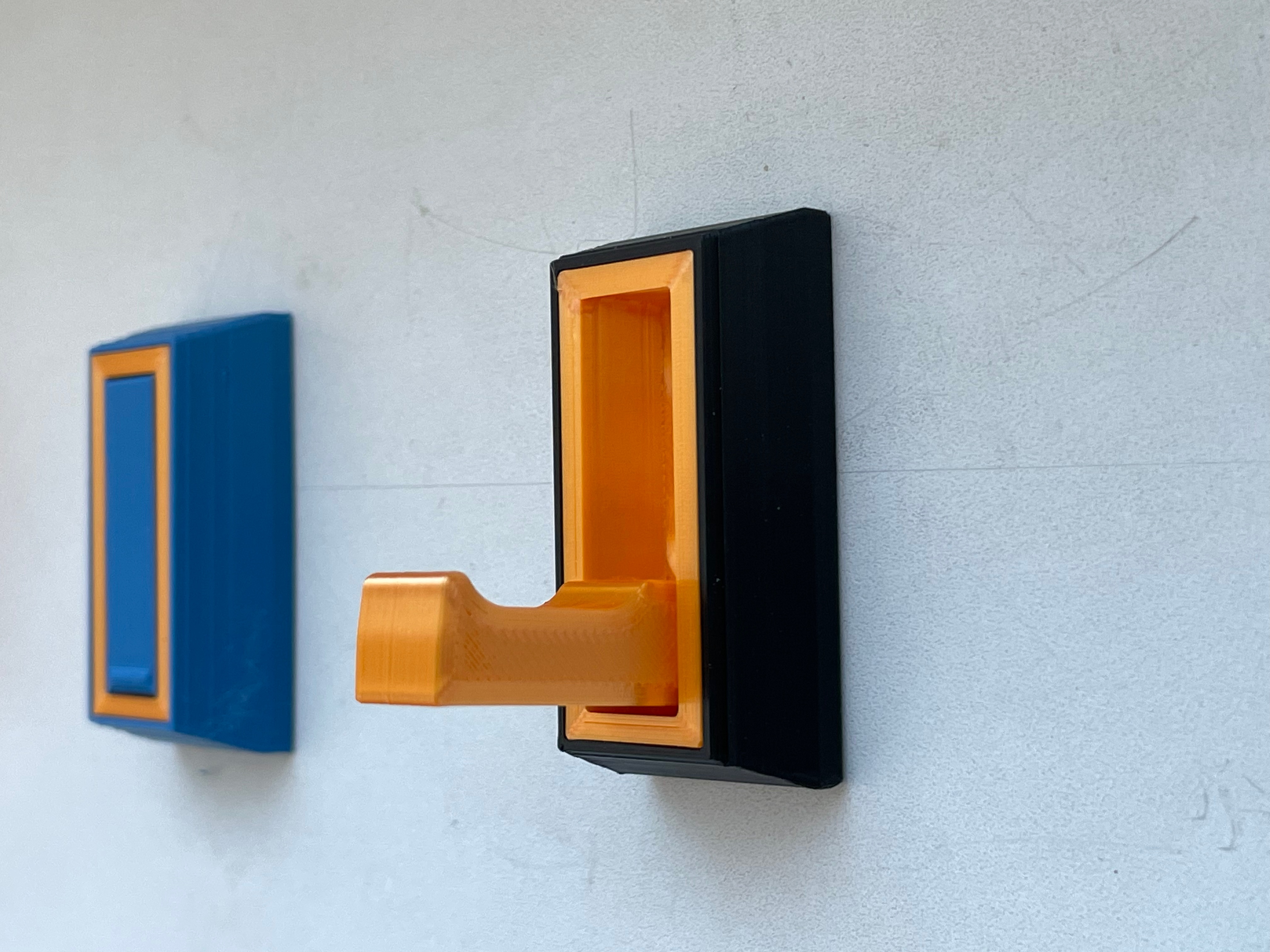 Foldable hook preview