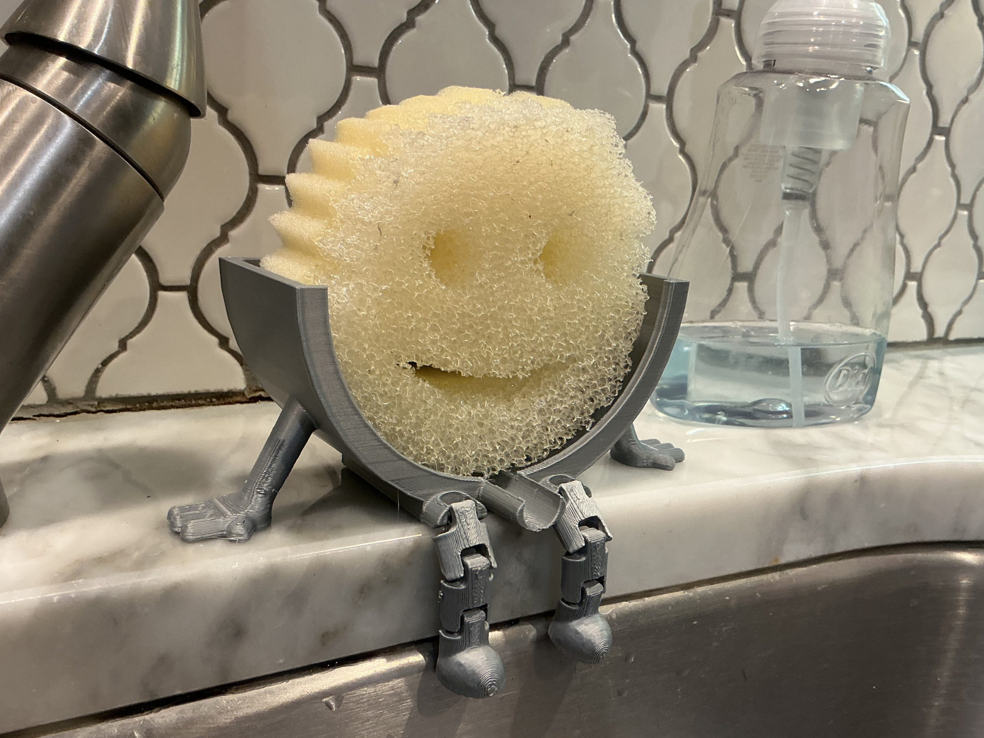 Articulated Scrub Daddy Sink Holder w/ Drain preview 2