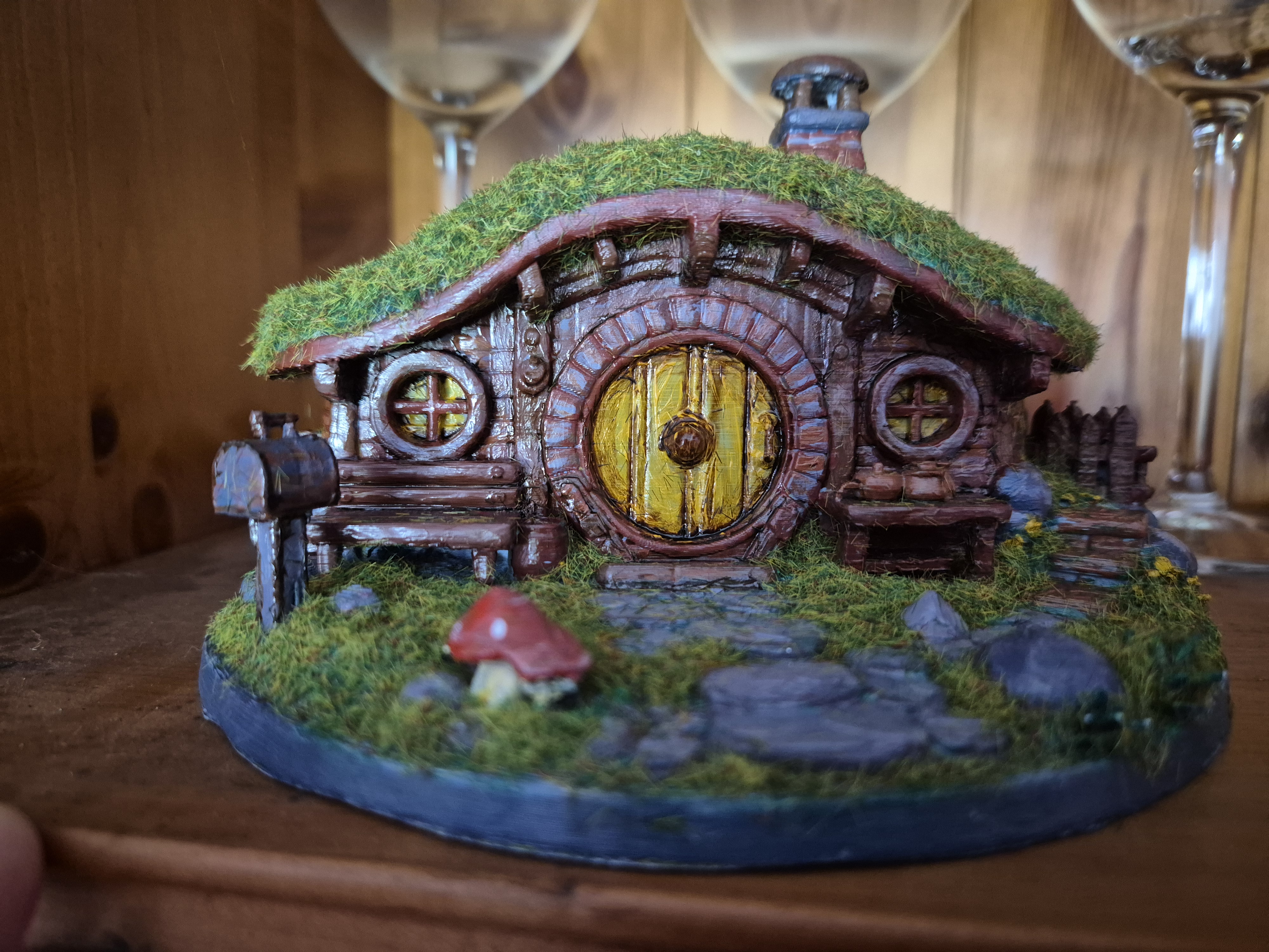 Smaller Hobbit House Model Bag End Lord of the Rings LOTR Shire preview 1