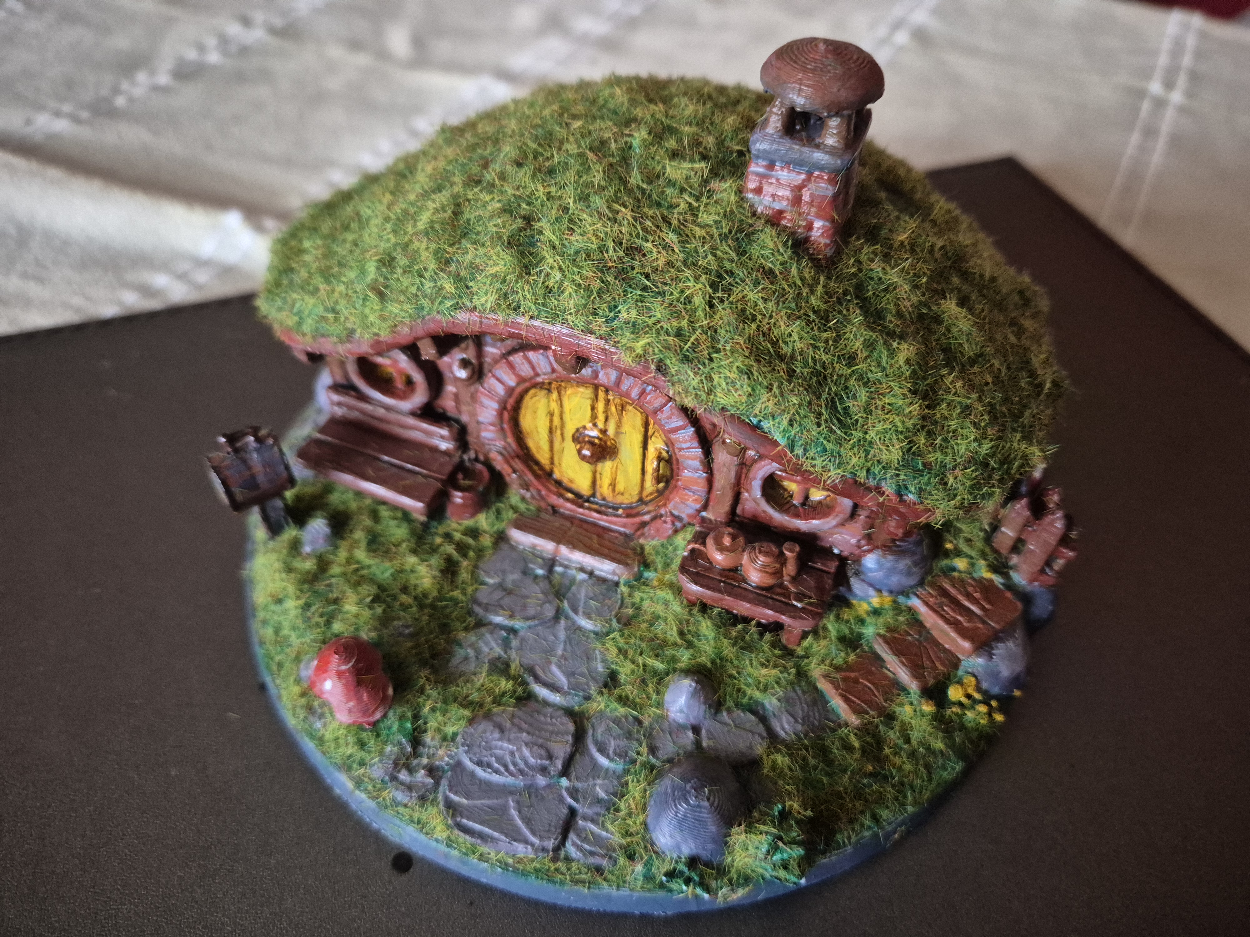 Smaller Hobbit House Model Bag End Lord of the Rings LOTR Shire preview 2