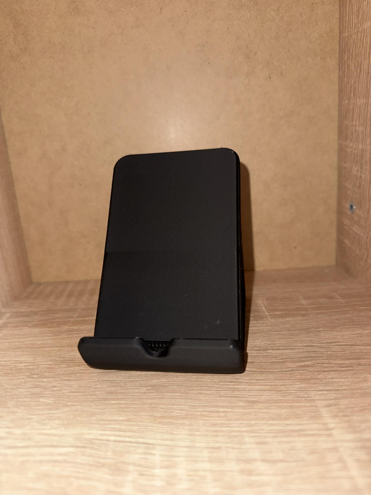 Minimalist Phone Holder – Stable, Easy 3D Print preview 2