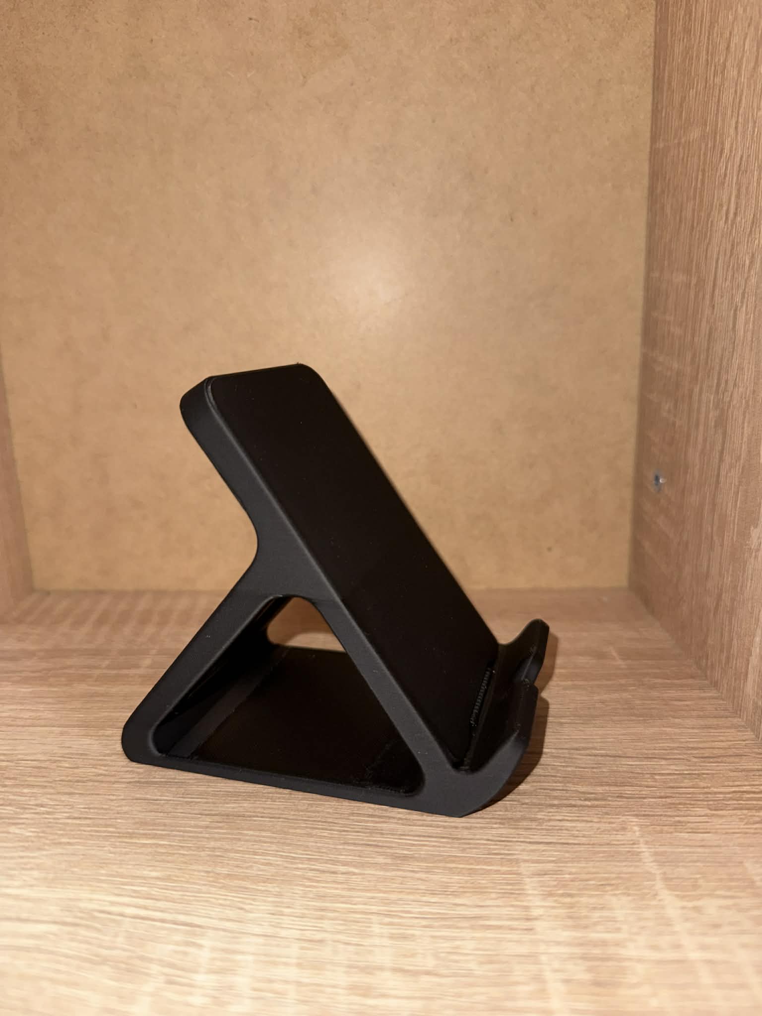 Minimalist Phone Holder – Stable, Easy 3D Print preview 3