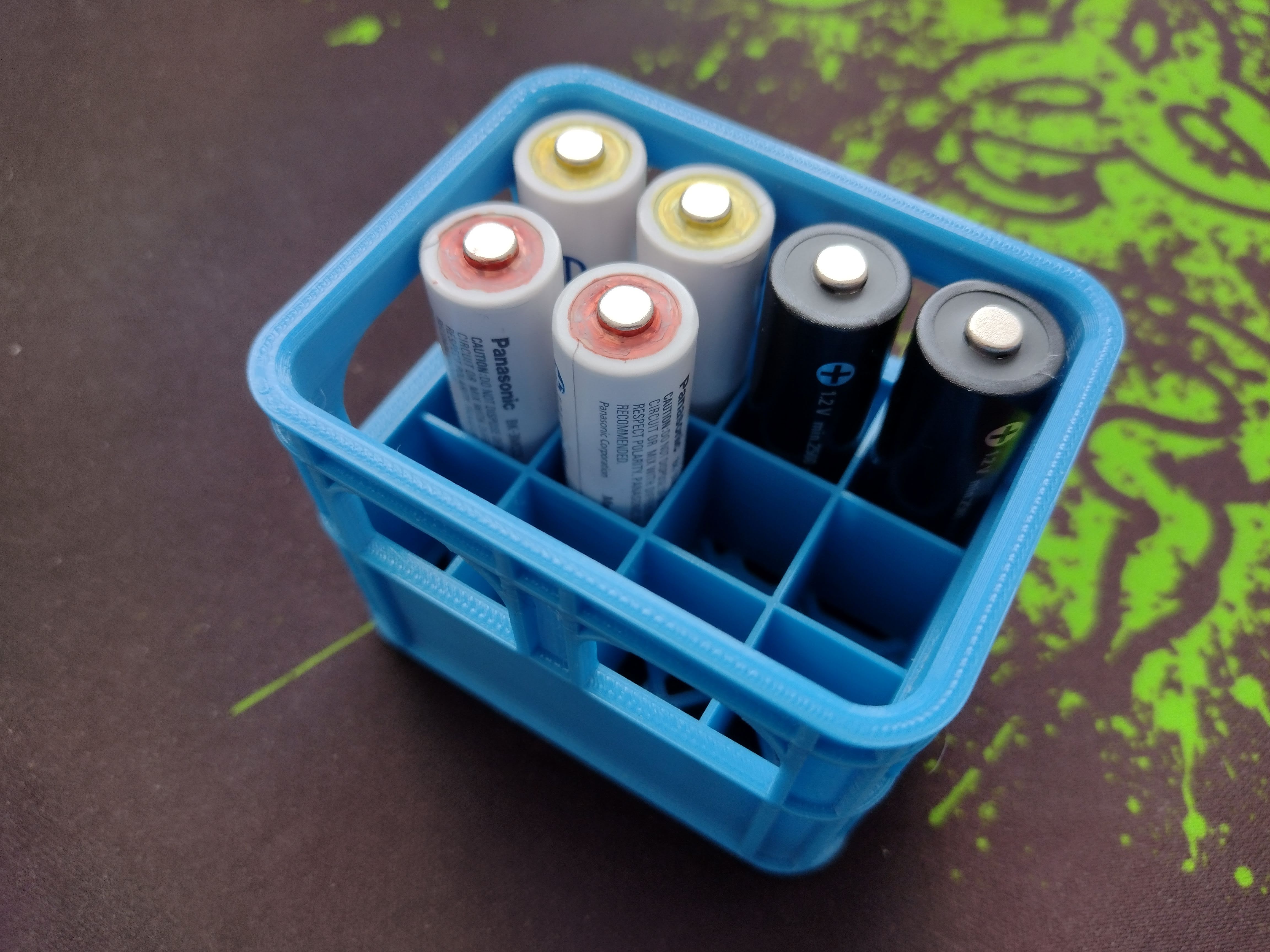 Customizable & stackable beer crate for all types of batteries preview 5