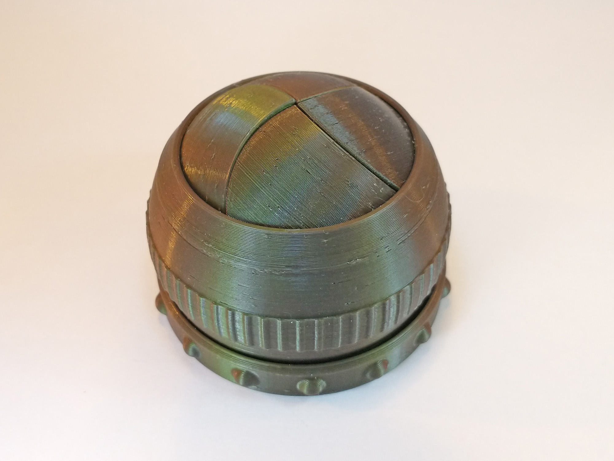 Print-In-Place Iris Box (locking) preview 2