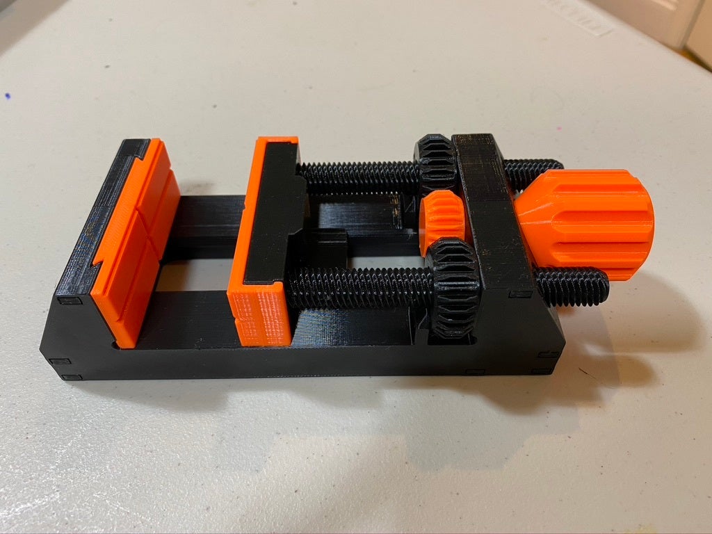 Fast-Operation Vise preview