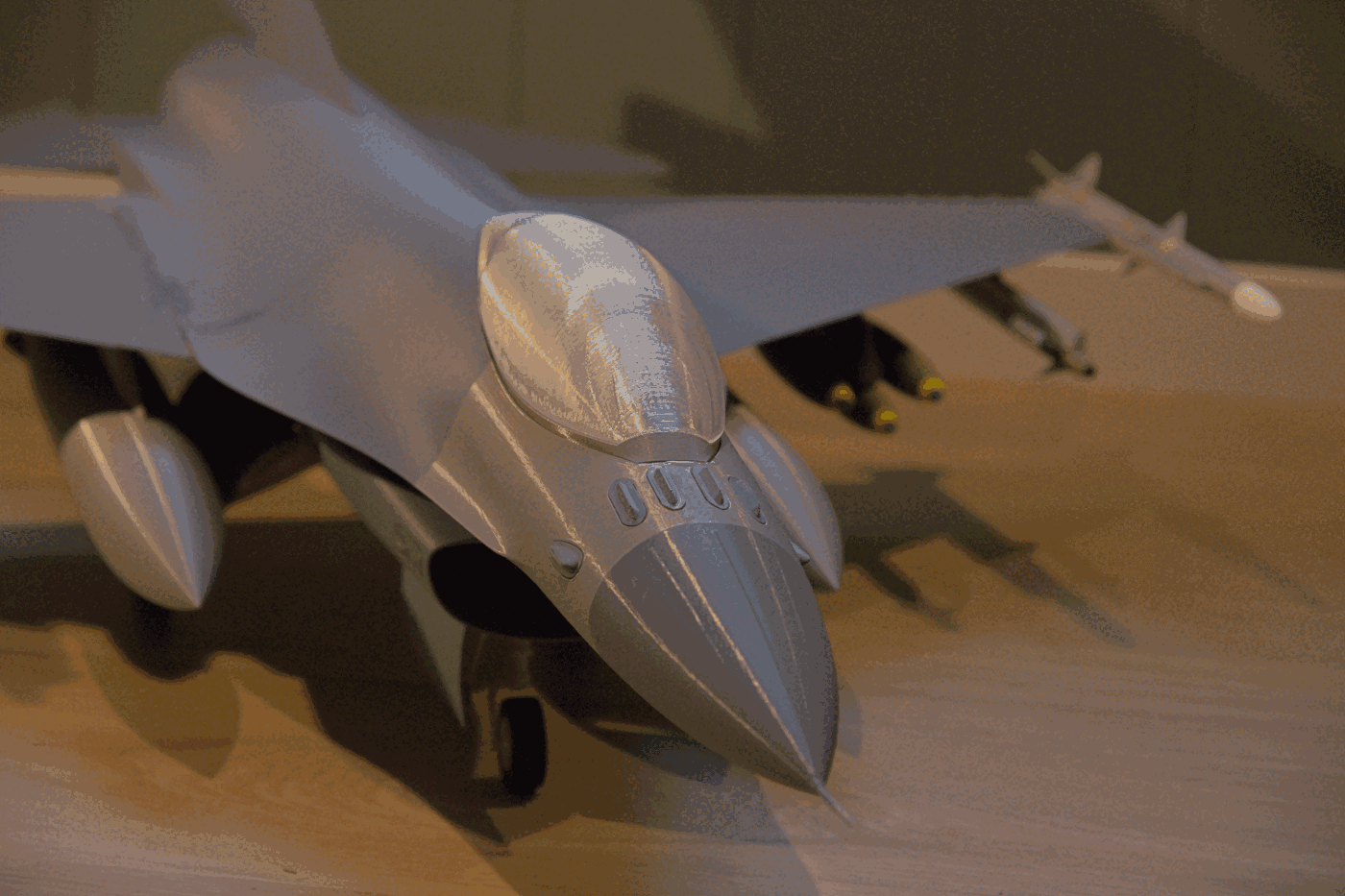 F-16 Fighting Falcon 1:16 scale model preview 2
