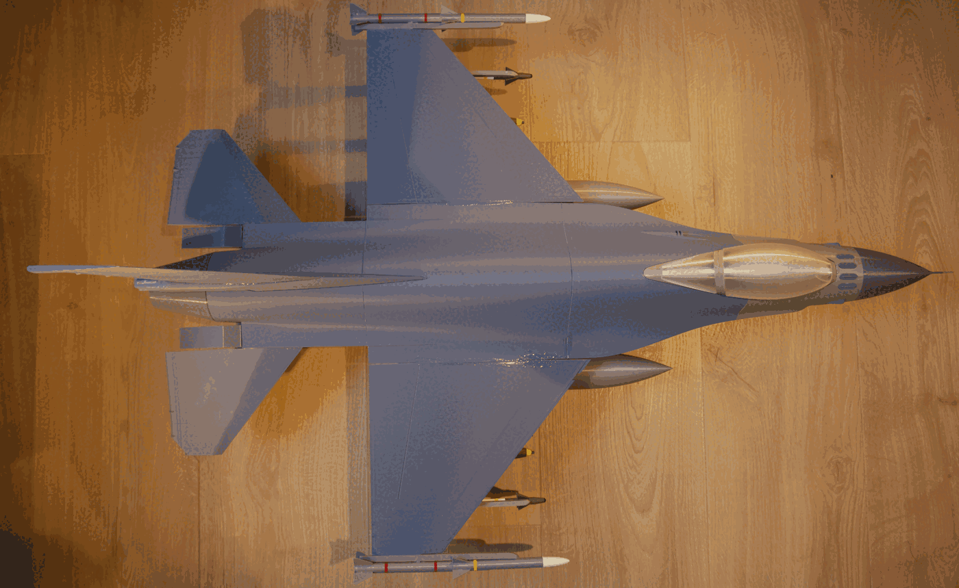 F-16 Fighting Falcon 1:16 scale model preview 5