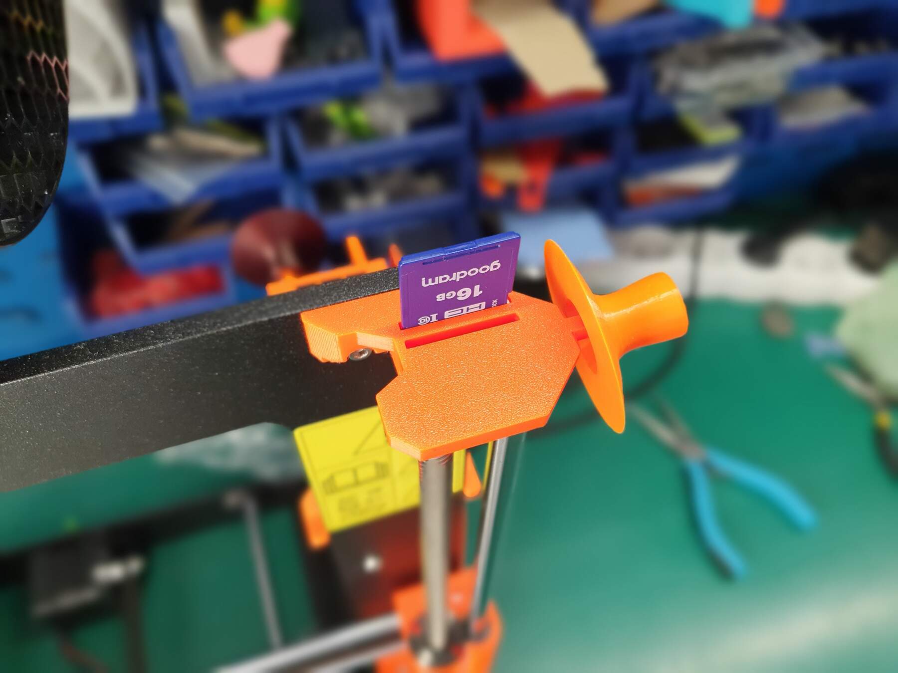 🟠 Thin layers scraper (tiny+ergonomic) preview 2