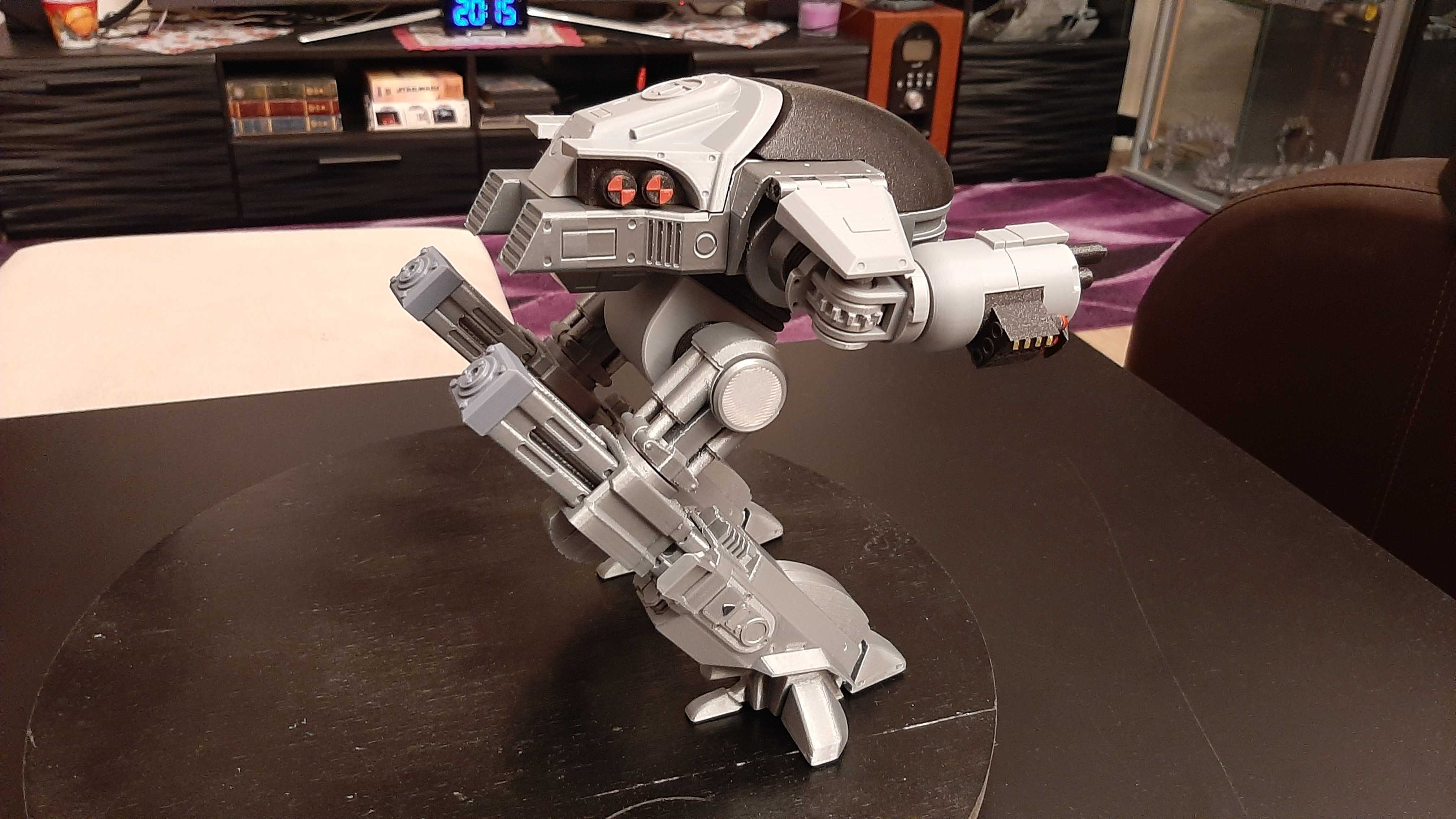 Enforcer Droid ED-209 preview 2