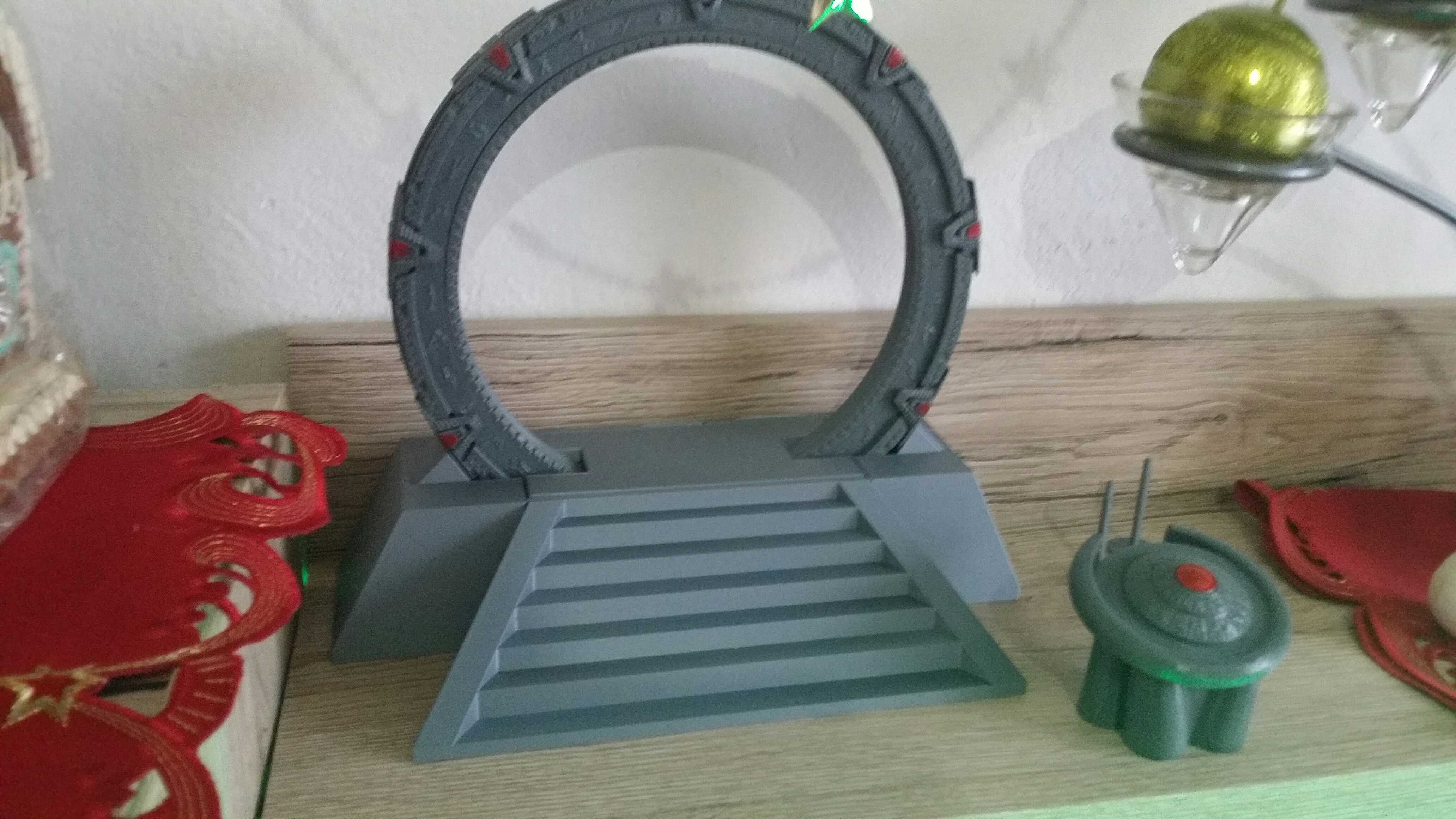 Stargate in an off-world pedestal with a DHD preview 4