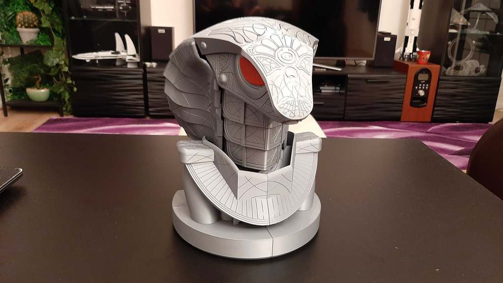 Retractable Apophis Serpent Helmet from Stargate preview 2