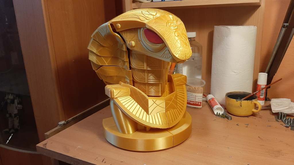 Retractable Apophis Serpent Helmet from Stargate preview 5