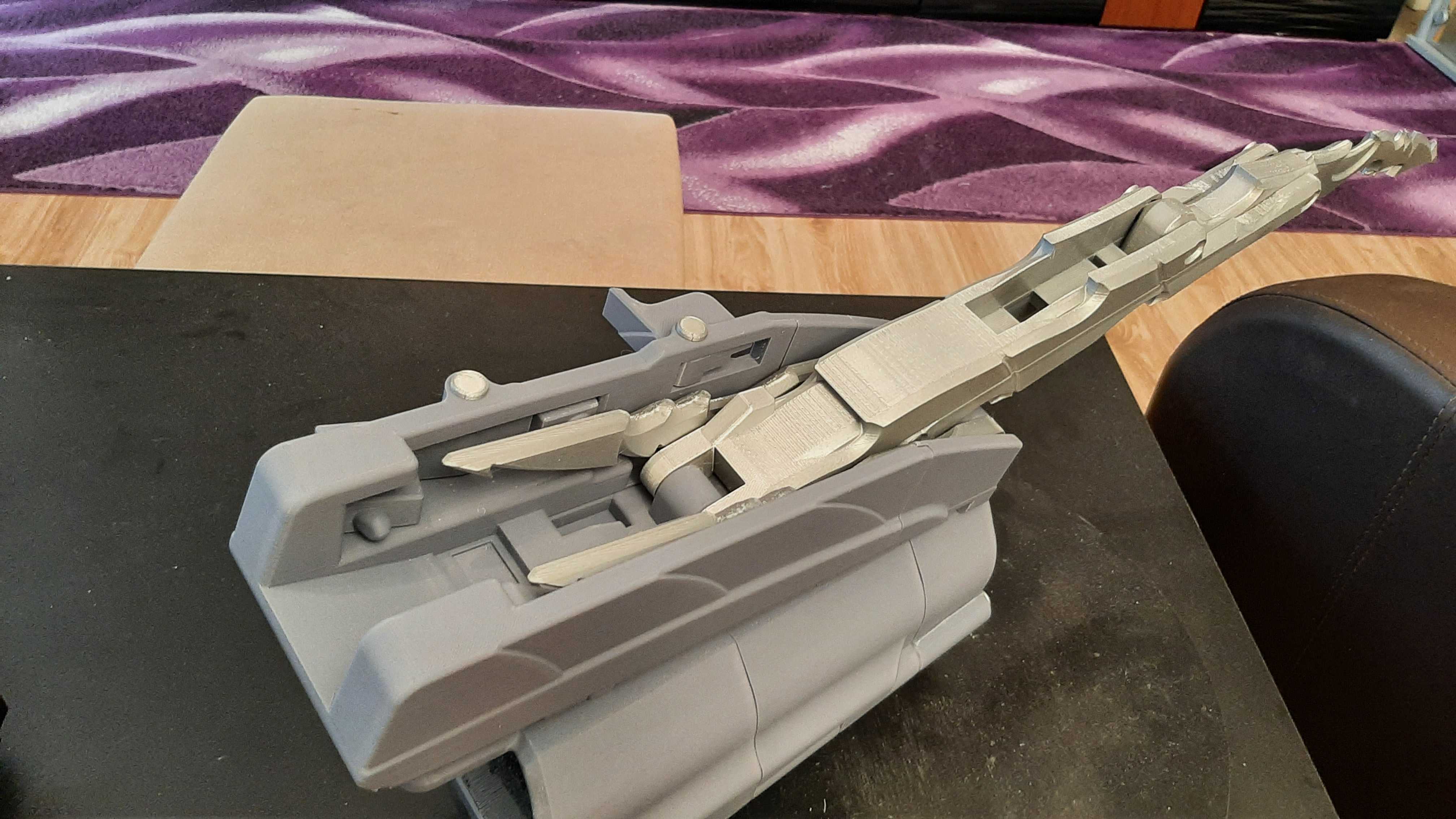 Predator gauntlet with retractable Wrist Blade and Scimitar preview 4