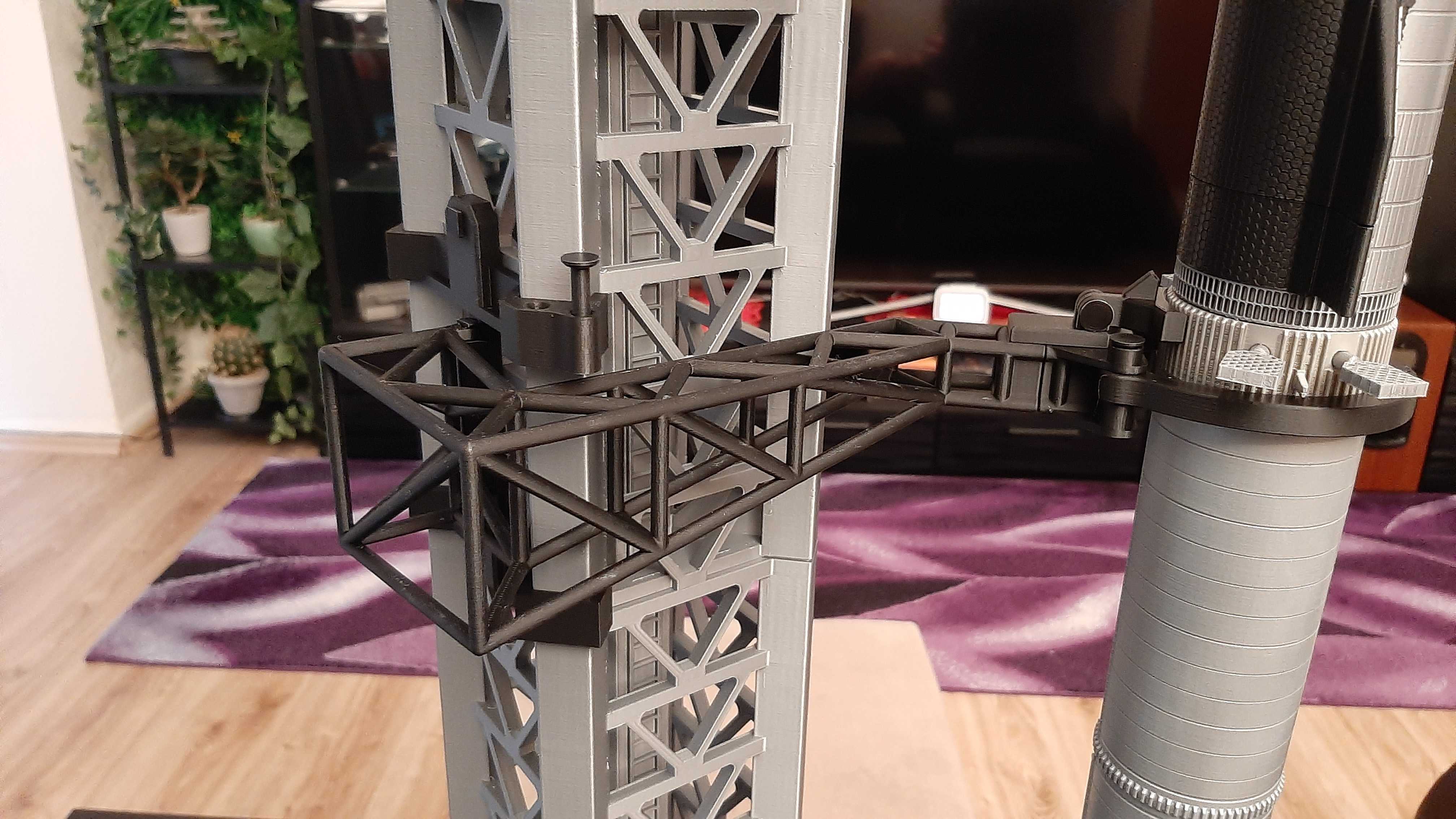 Spaceship with the Tower preview 5