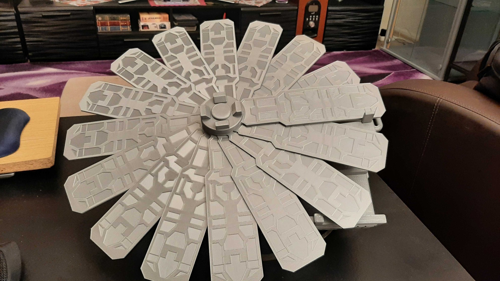 Predator gauntlet with the retractable shield preview