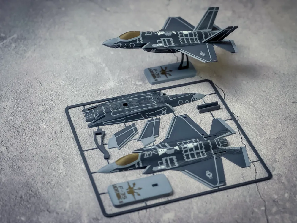 F-35 Lightning II Plane Kit Card preview