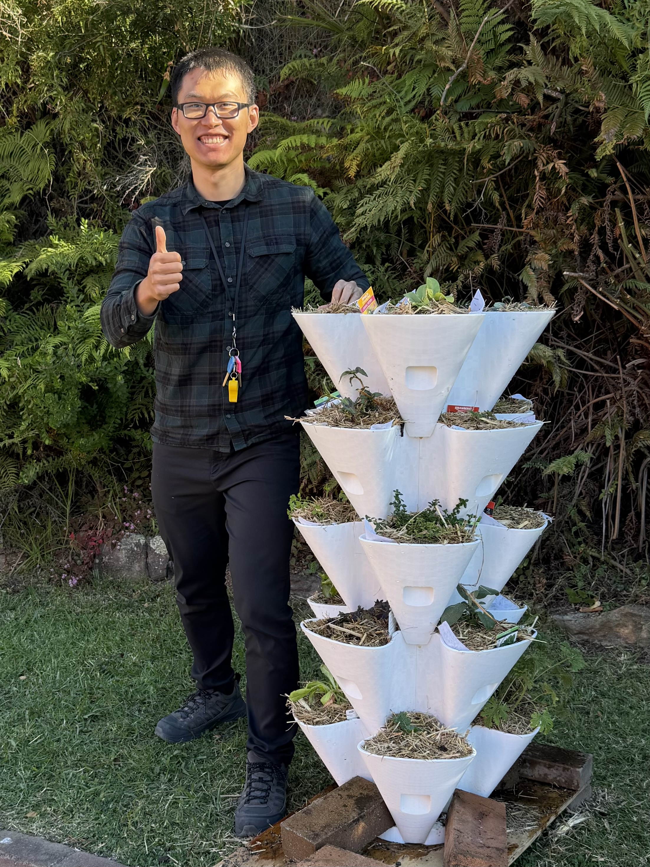 Stackable Vertical Garden Planter preview 3