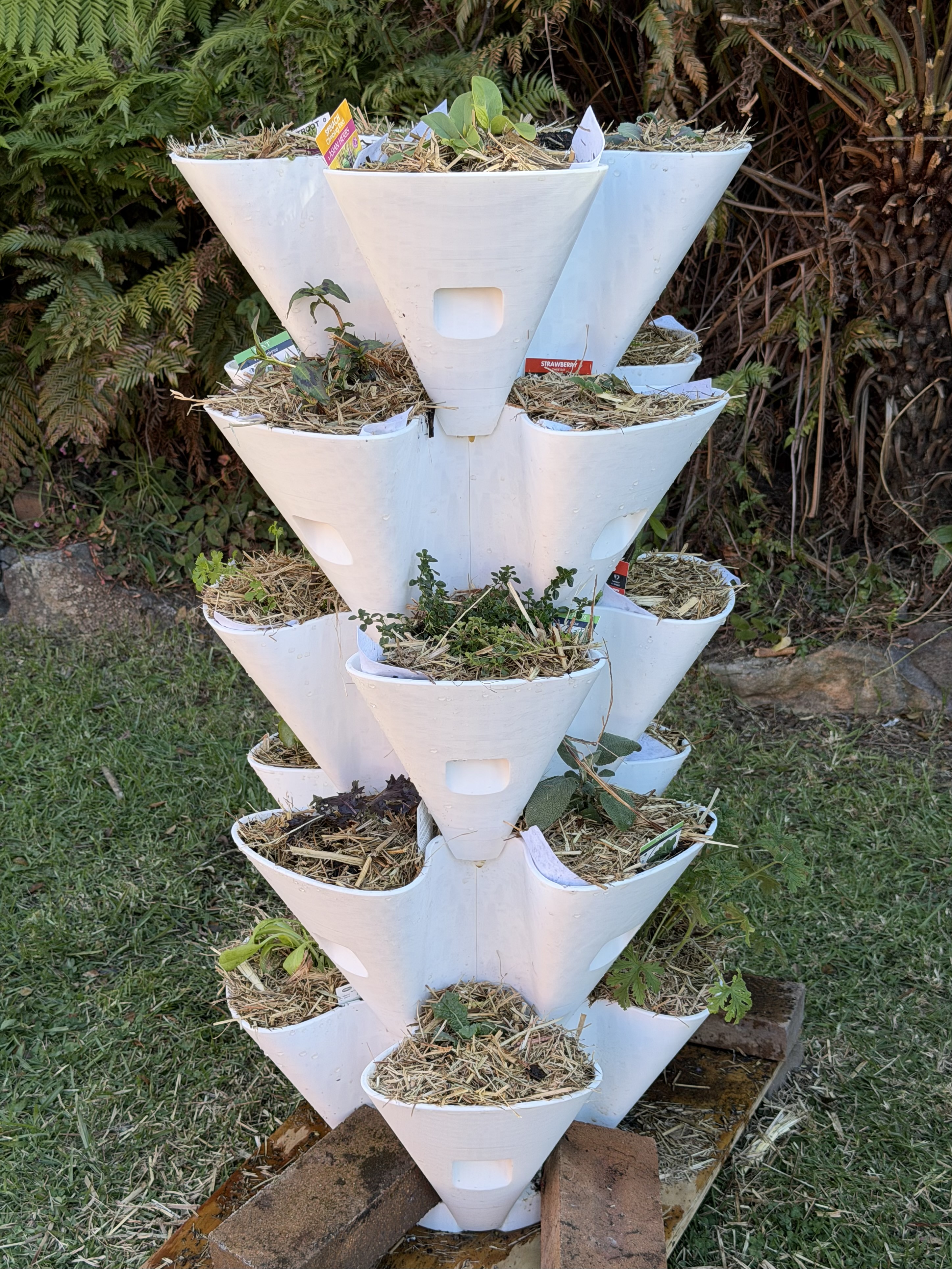 Stackable Vertical Garden Planter preview 4